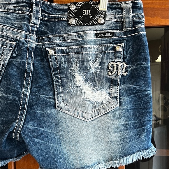 Miss Me: Distressed Easy Shorts - Picture 3 of 12